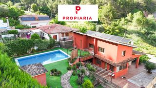 Haus in Carrer major 600. Gran casa en el centro con parking