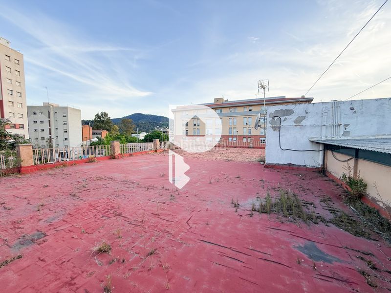 Foto ac8b8e5e-ac31-49fb-930e-933cce09eead. Casa amb xemeneia calefacció aparcament a Sant Vicenç dels Horts