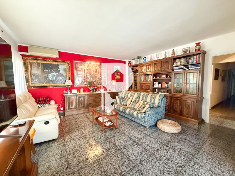 Foto f0295570-addf-40ea-b1f9-1b189e68d297. Casa amb xemeneia calefacció aparcament a Sant Vicenç dels Horts