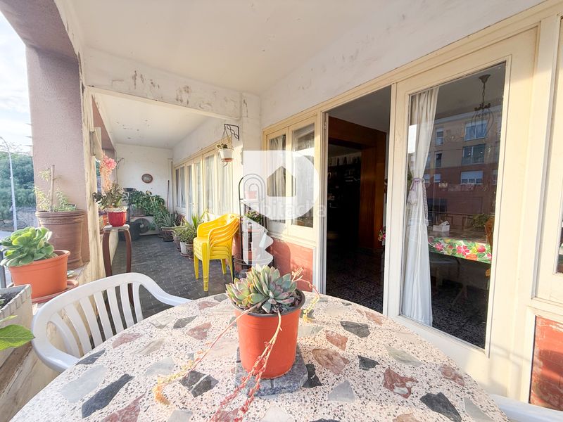 Foto f567be83-7c66-4933-86f3-df4852c47430. Casa amb xemeneia calefacció aparcament a Sant Vicenç dels Horts
