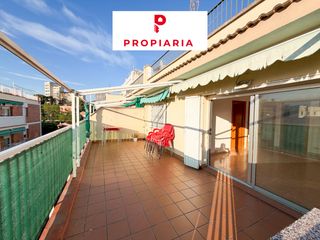 Pis  Carrer de baltasar d'espanya. Gran ático con terraza