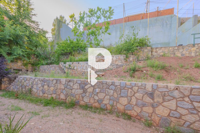 Foto 182962f2-aa93-4de0-b1a8-68e5c8c4621b. Casa amb xemeneia calefacció aparcament piscina a Pallejà