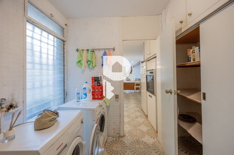 Foto 2a6a9ac4-6070-4cb5-85b9-f8fbb3450b65. Casa amb xemeneia calefacció aparcament piscina a Pallejà