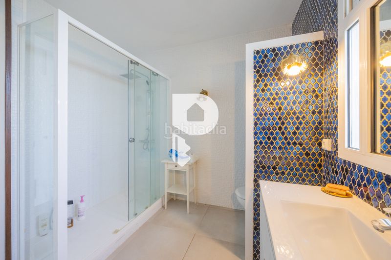 Foto 3fce22e6-0704-4d2e-bd0a-5a75277193c9. Casa amb xemeneia calefacció aparcament piscina a Pallejà