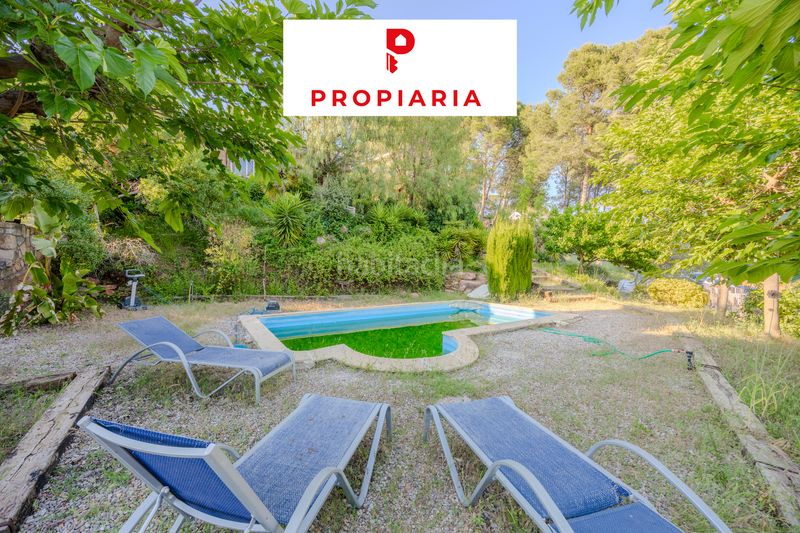 Foto bb8e4047-b97e-4f2f-b2e9-b1ddd6225fa4. Casa amb xemeneia calefacció aparcament piscina a Pallejà