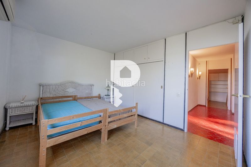 Foto e23698da-6970-45ee-8d29-24a68c1defc4. Casa amb xemeneia calefacció aparcament piscina a Pallejà