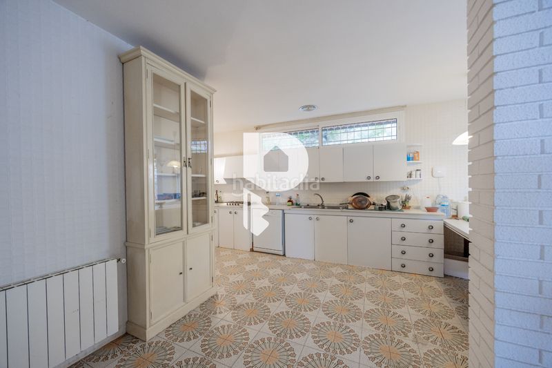 Foto eea75359-9017-4f71-86e8-33fe28726b9b. Casa amb xemeneia calefacció aparcament piscina a Pallejà