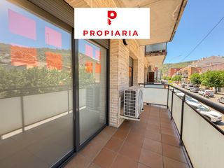 Appartement  Carrer major 168. Piso en el centro con balcón y baño en suit