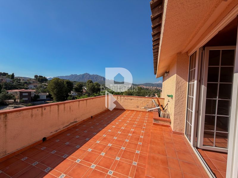 Foto 5d929240-785c-4d74-a0af-15601a070682. Casa amb calefacció piscina a Can Rial Esparreguera