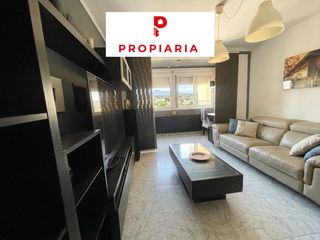 Apartament a Sant Vicenç dels Horts. Piso exterior en el serral