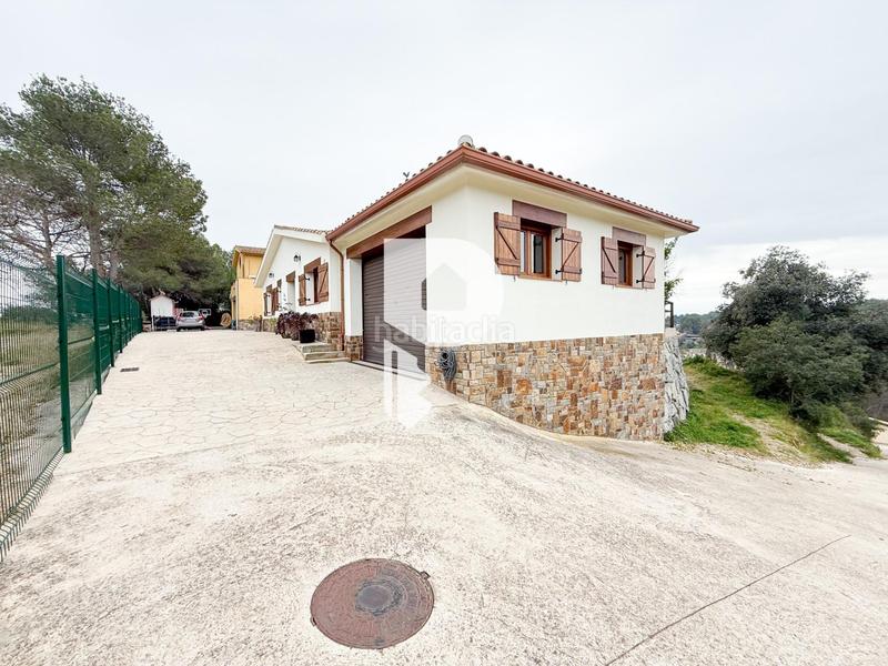 Foto eb684913-eeb9-4cb8-84fc-cbe09c1e0361. Chalet preciosa casa con terreno y loft en Sant Muç Rubí