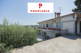 Haus in Sant Andreu de la Barca. Casa con 3 viviendas independientes y jardín