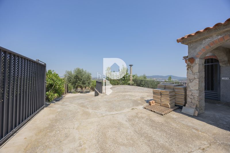 Foto c90deb3d-d570-4bc0-ae6c-fafed5cf4572. Casa amb calefacció piscina a Sant Andreu de la Barca