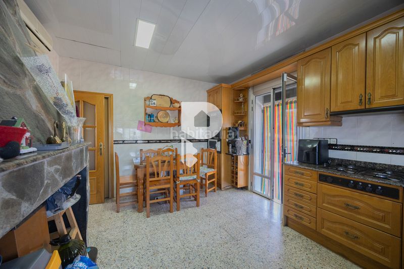 Foto f86104fc-2a86-4a25-ad42-fc33e7866260. Casa amb calefacció piscina a Sant Andreu de la Barca