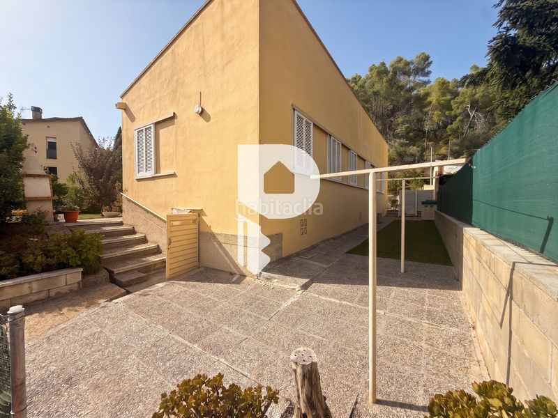 Foto 0c3097c9-ca3b-4b03-8daa-cc2c2bd68a38. Casa  en una sola planta con terreno plano en Cervelló