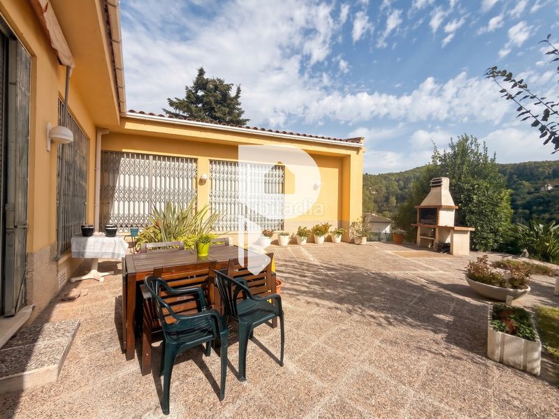 Foto 27a55297-a6d7-492b-b705-e5f4d2ff8b3b. Casa  en una sola planta con terreno plano en Cervelló