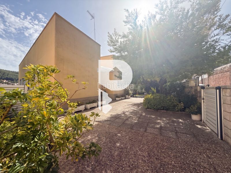 Foto 73e856b3-eba6-494f-a31c-2981d7f43de4. Casa  en una sola planta con terreno plano en Cervelló