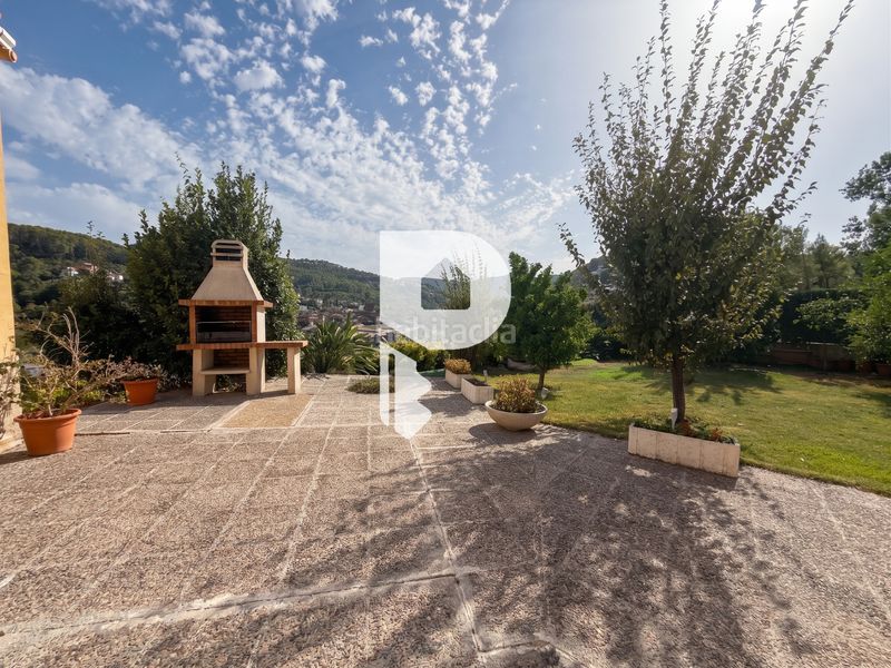 Foto ce19b7ab-621a-4457-b722-c33a927f7002. Casa  en una sola planta con terreno plano en Cervelló