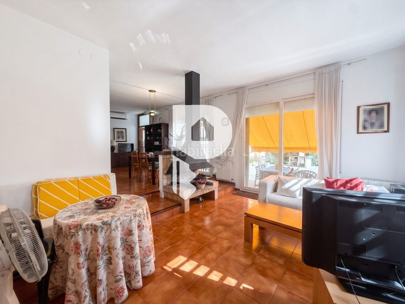 Foto d523177f-b70b-4a98-9c7b-20bce0073193. Casa  en una sola planta con terreno plano en Cervelló