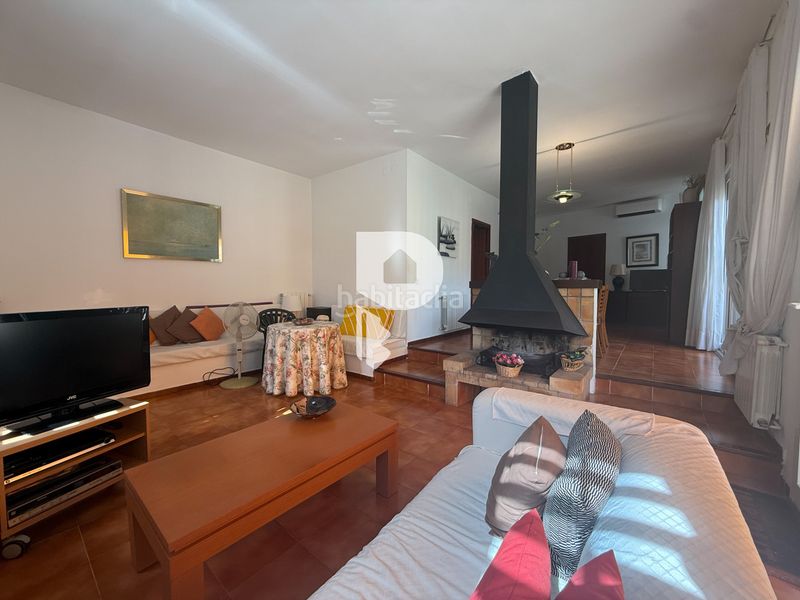 Foto dfe5924a-c109-4f1c-bd88-d863bf03b56a. Casa  en una sola planta con terreno plano en Cervelló