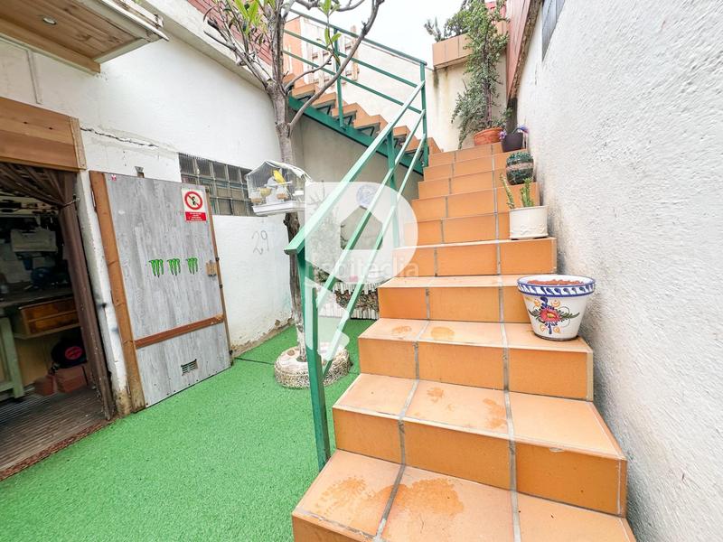 Foto 1819bac7-ea42-4314-ab21-f0da0b9c7f5e. Casa in barcelona 13 in Centre Rubí