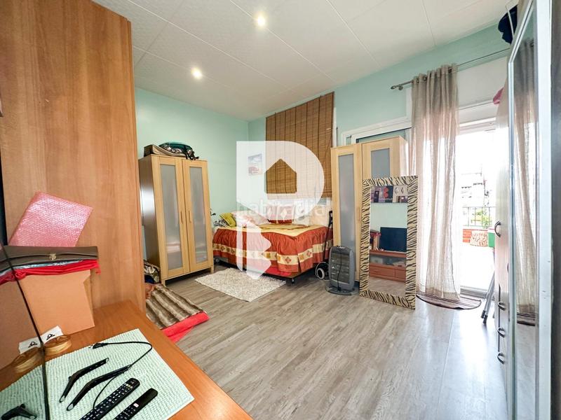 Foto 5218b73d-ee7c-46a6-ba64-a22ad0556023. Casa in barcelona 13 in Centre Rubí