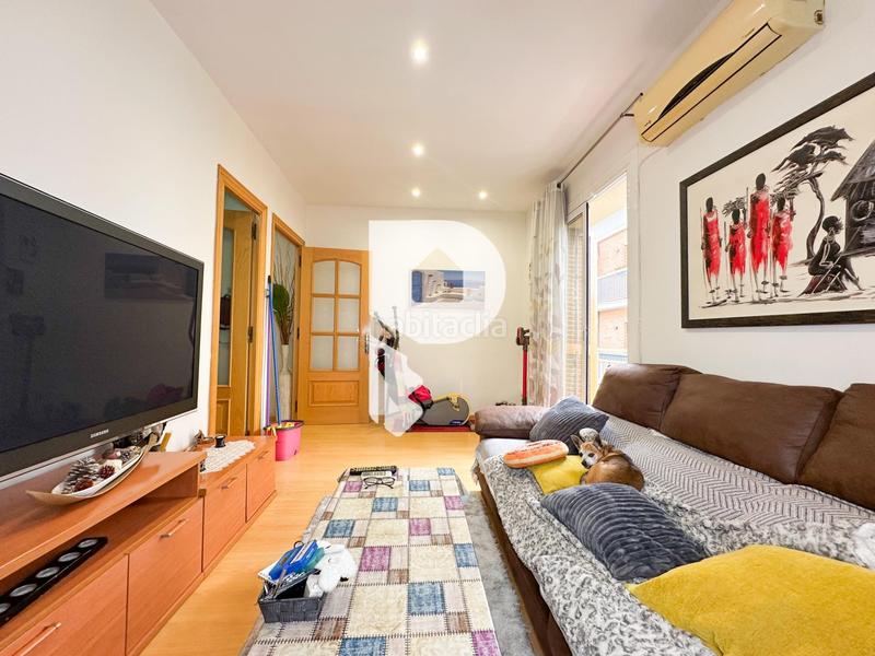 Foto a1f4681d-0b3c-490d-9d1d-13ce7502e8b5. Casa in barcelona 13 in Centre Rubí