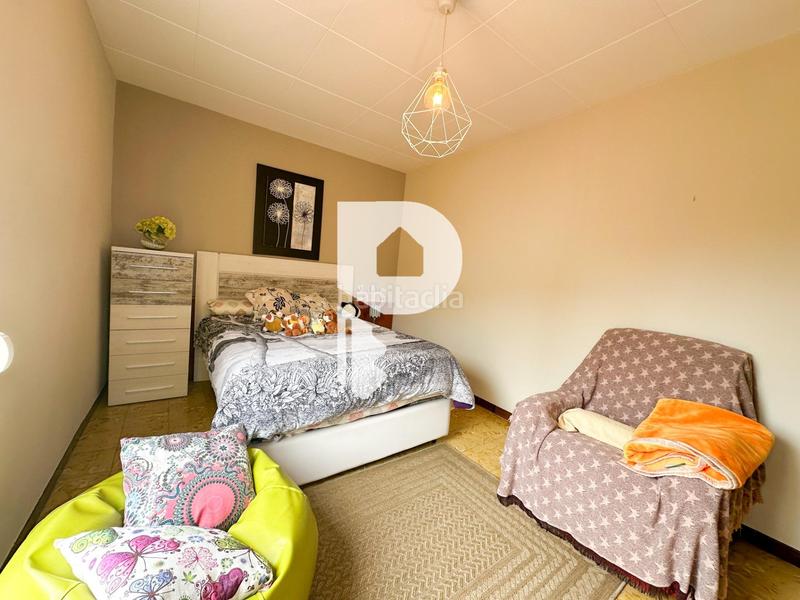 Foto b74f8893-f679-4d74-8a45-49dcb1130f10. Casa in barcelona 13 in Centre Rubí