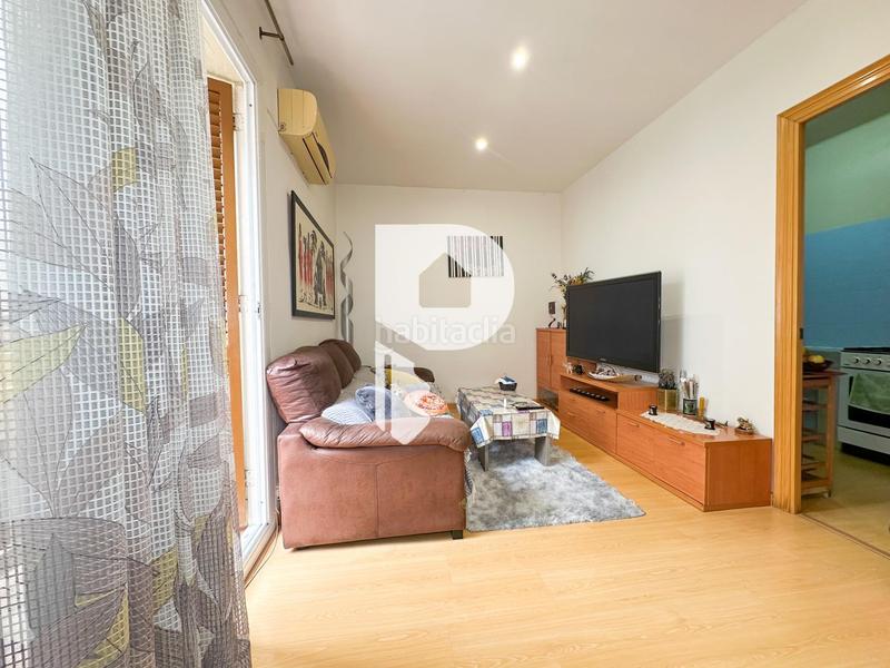 Foto c2303012-7b55-4c10-8e81-65a1d53c75d2. Casa in barcelona 13 in Centre Rubí