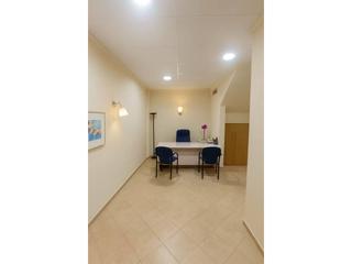 Lloguer Local Comercial a Juan carlos i 100. Se alquila despacho privado yo local comercial  reformados y com