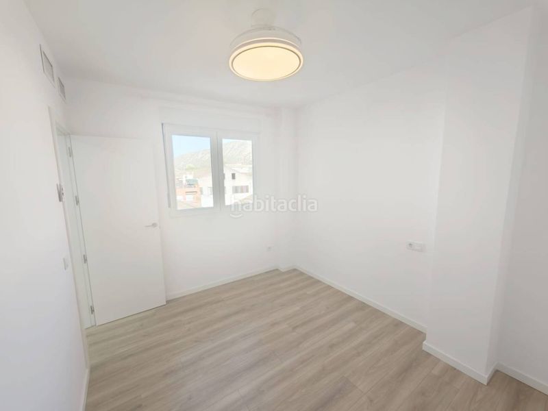 Foto c41ceb40-b996-4d6c-8986-4159117de8ce. Rent flat with parking in Beniaján Murcia