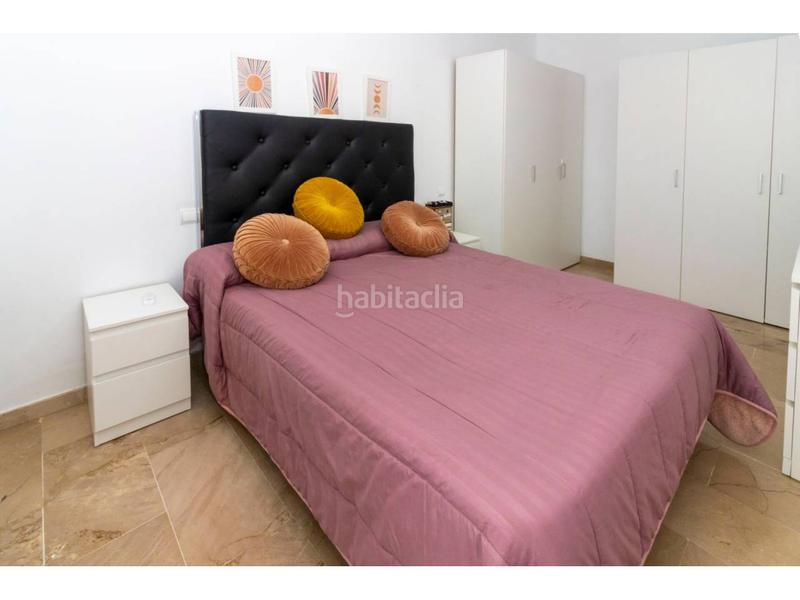 Foto b459306c-4a0f-44ff-b9ab-cc3a38a73806. Piccolo appartamento con riscaldamento parcheggio piscina in Badajoz