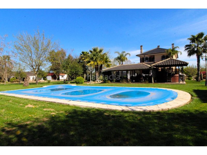 Foto 7c533bf5-ea3d-4eff-87e7-f83b3346a034. Terreny residencial a Carretera de Sevilla - Los Montitos Badajoz