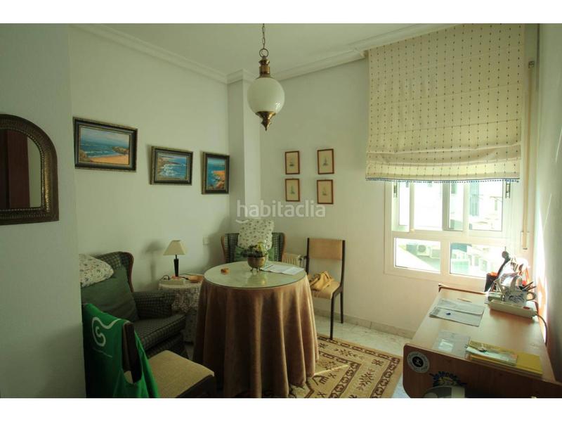 Foto 14c4b8cb-f9b3-4639-852e-7545243dab55. Piso estupendo piso en zona de valdepasilla en Valdepasillas - La Paz - Huerta Rosales Badajoz