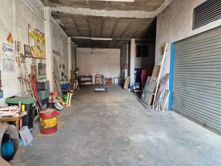 Local Comercial en Dehesilla de Calamn - Campomanes. Nave en venta en cerro reyes06010