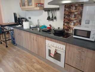 Pis  Carrer portes encarnades