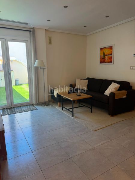 Foto ca4a4a2f-b7d2-4964-8518-d641b7eff125. Xalet amb xemeneia aparcament piscina a San Fulgencio