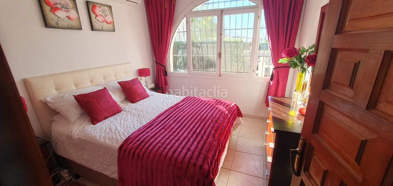 Foto 4b35aab5-f7c0-4765-b323-92c02f404cf6. Xalet amb xemeneia calefacció aparcament piscina a Rojales
