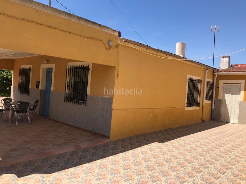Foto f454b920-eeff-4c57-ba51-66a39a9bf4bf. Masia amb xemeneia calefacció aparcament a San Fulgencio
