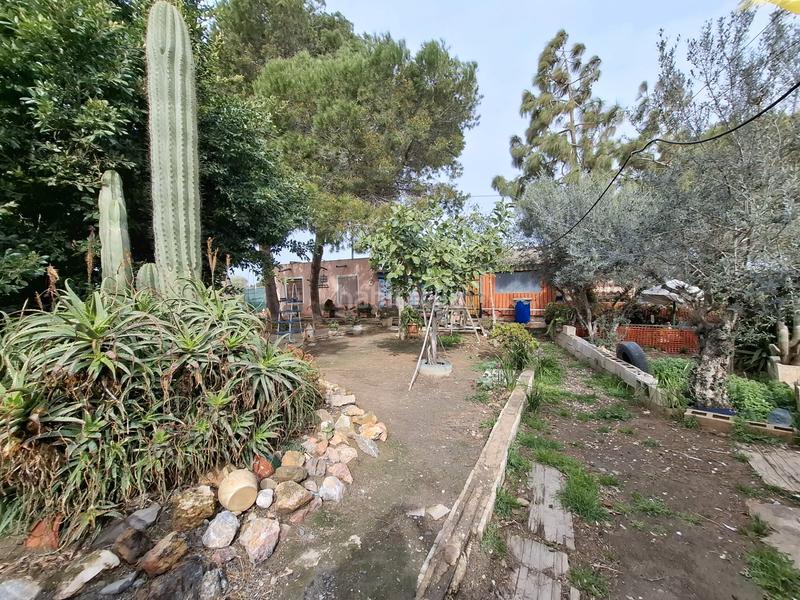 Foto 4e351ab0-3571-4042-84d9-01e8566c7c1c. Masia amb xemeneia aparcament a El Edén Guardamar del Segura