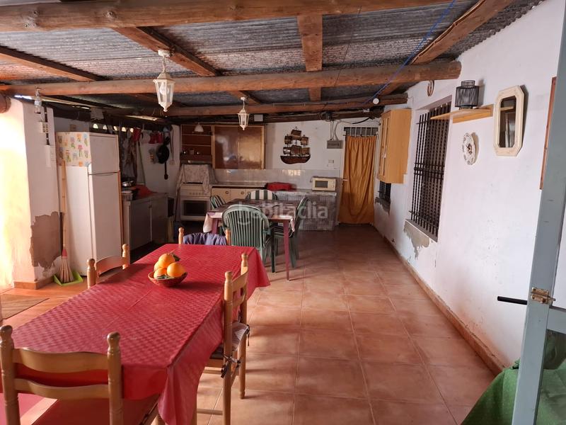 Foto 50f59736-cb4f-4b36-82e5-3bc0a8ba3ba8. Masia amb xemeneia aparcament a El Edén Guardamar del Segura