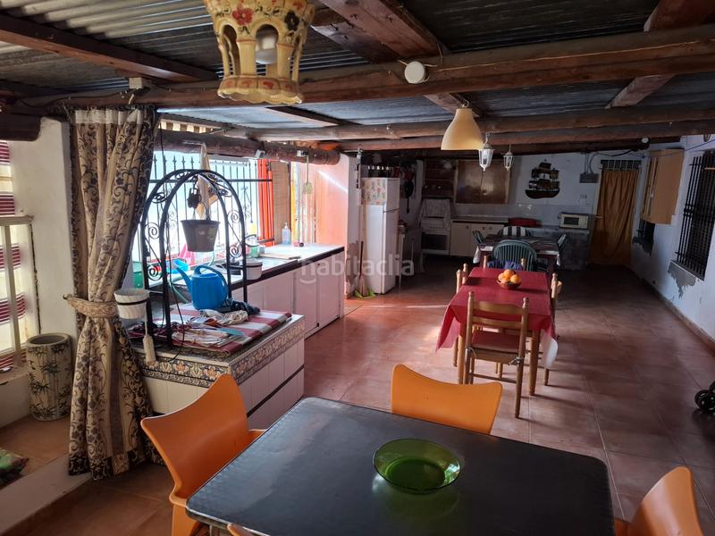 Foto 5321cf6b-a615-4905-81c1-f75b95247b85. Masia amb xemeneia aparcament a El Edén Guardamar del Segura