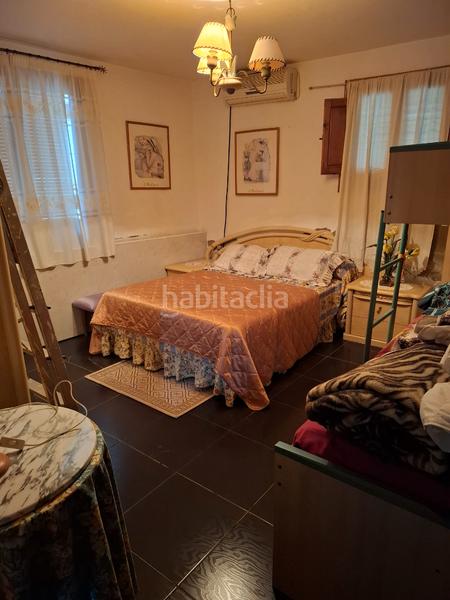 Foto 7ce12b27-5db0-4873-b9b2-14d91a07edb8. Masia amb xemeneia aparcament a El Edén Guardamar del Segura