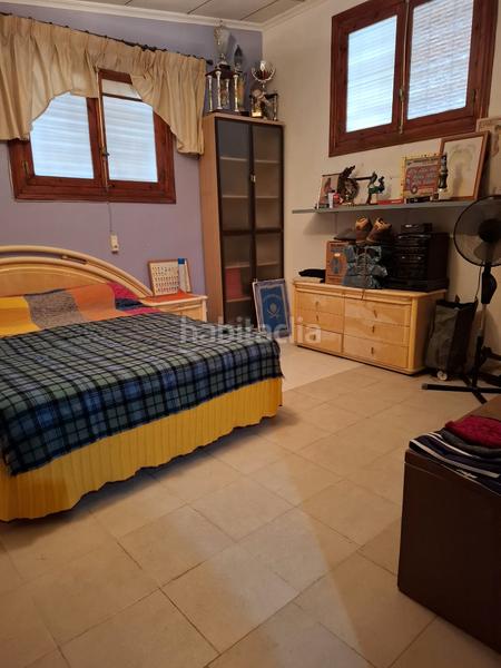 Foto 8bf4a6da-d1dd-407d-b8a1-b482847e6271. Masia amb xemeneia aparcament a El Edén Guardamar del Segura