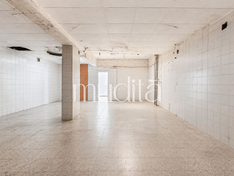Foto 53872a6a-269c-4b66-8011-3217ed8729d2. Local comercial a Calella