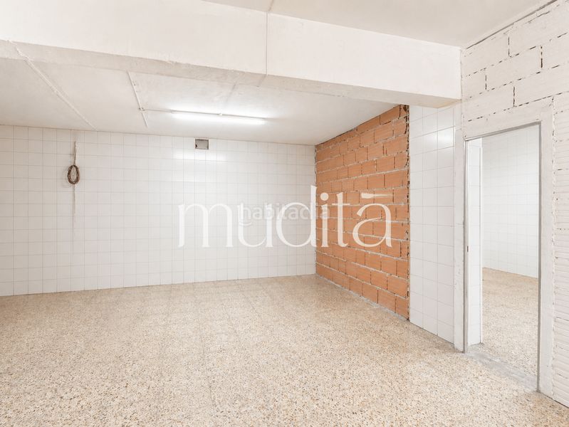 Foto 7cdcf0ab-c898-4a72-9176-94236d521939. Local comercial a Calella