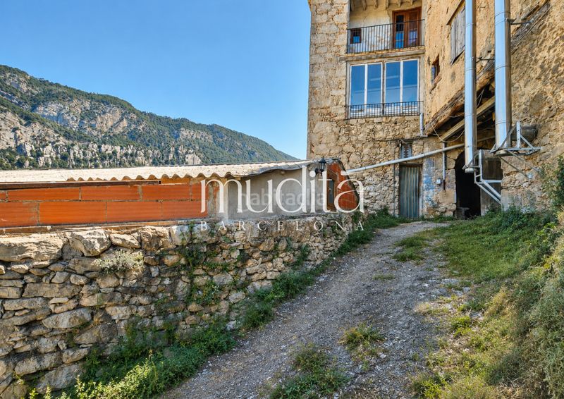 Foto 47dcd223-6e78-46f8-b775-917f3b8a95c9. Masia amb calefacció aparcament a Guardiola de Berguedà