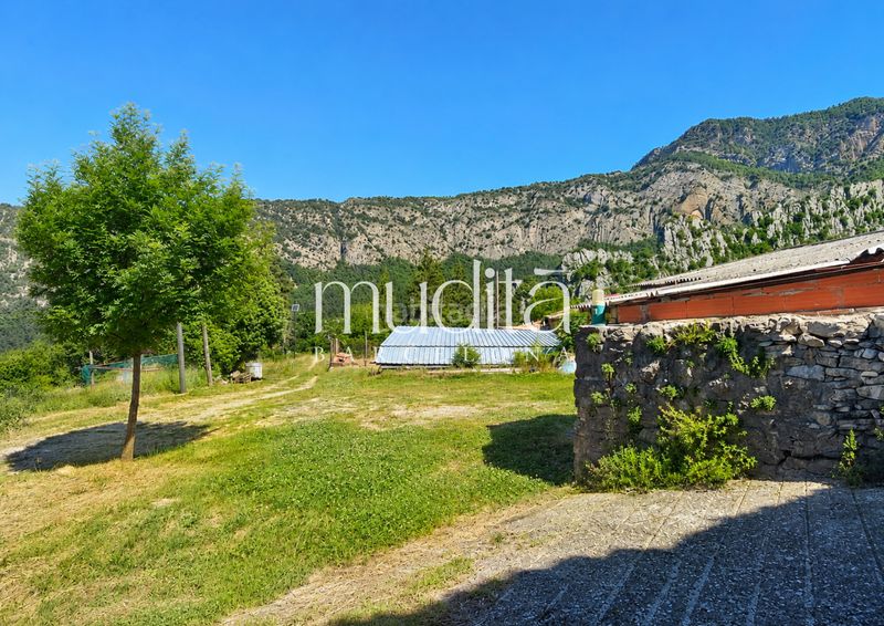 Foto ac28ef76-f997-40ab-8717-05ff73840ca6. Masia amb calefacció aparcament a Guardiola de Berguedà
