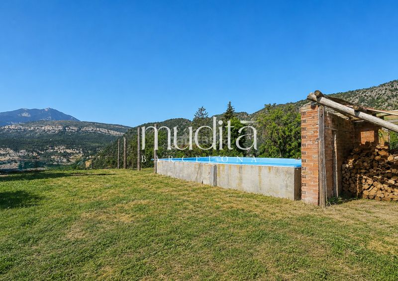 Foto adee8710-dad7-4f00-8c27-c80e1734297c. Masia amb calefacció aparcament a Guardiola de Berguedà