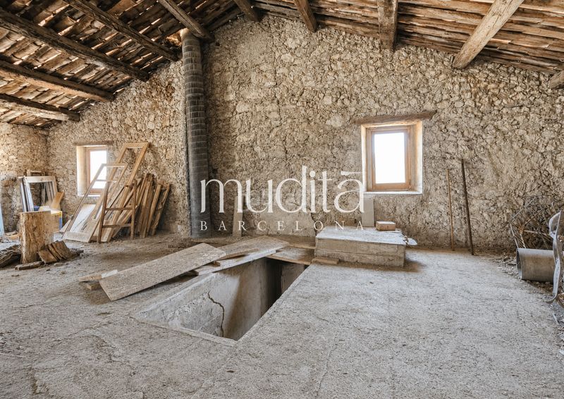 Foto cf0a1aae-0fde-485e-8355-8eb6452899d8. Masia amb calefacció aparcament a Guardiola de Berguedà